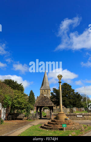 St. Jakobskirche in Shere, Surrey; ein Standort gewählt für Filme wie "The Holiday" und "Bridget Jones: am Rande des Wahnsinns" Stockfoto