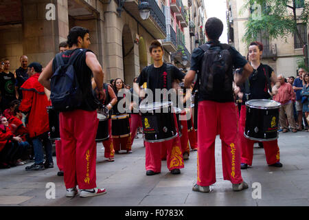 Traditionellen Trommeln Band (Gralla) in der Raval Festival (La Festa de Raval)-Barcelona, Spanien Stockfoto