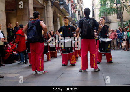 Traditionellen Trommeln Band (Gralla) in der Raval Festival (La Festa de Raval)-Barcelona, Spanien Stockfoto