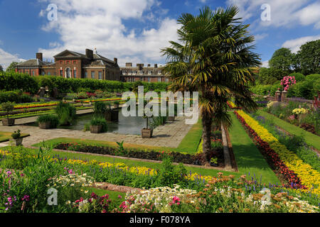 Der versunkene Garten im Kensington Palace, London, an einem hellen Sommertag Stockfoto