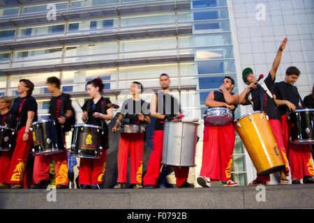 Traditionellen Trommeln Band (Gralla) in der Raval Festival (La Festa de Raval)-Barcelona, Spanien Stockfoto