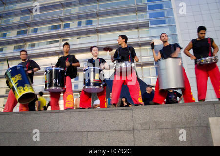 Traditionellen Trommeln Band (Gralla) in der Raval Festival (La Festa de Raval)-Barcelona, Spanien Stockfoto