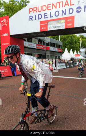 Ex-Profi David Miller konkurriert im 10. Brompton World Championships Finale Teil des aufsichtsrechtlichen RideLondon 2015 Stockfoto