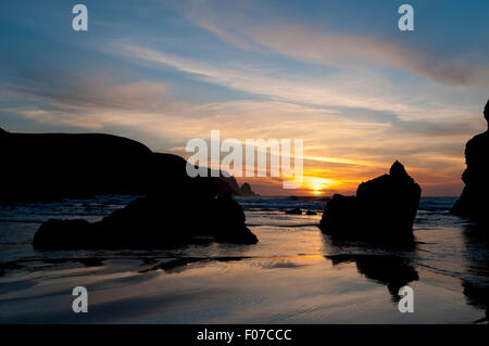 Sonnenuntergang an der Kearvaig Bucht, an der Nordküste östlich von Cape Wrath, Sutherland, Schottland, UK. Stockfoto