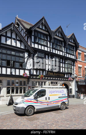 BT-Fahrzeug geparkt in Hereford Einkaufszentrum, Hertfordshire, England, UK Stockfoto