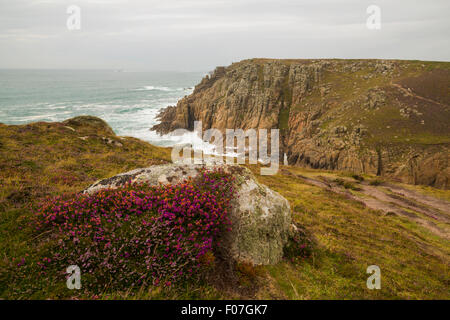 Blick in Richtung Porth Loe von Gwennap Kopf Stockfoto