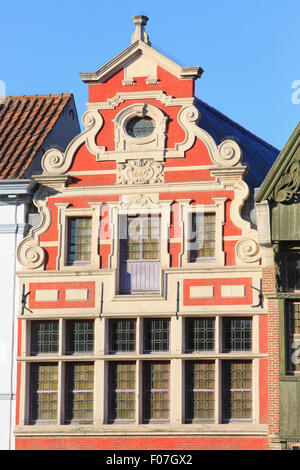 Fassade des traditionellen mittelalterlichen Holzhaus namens "Sint-Jozef" (Saint-Joseph) an der Haverwerf in Mechelen, Belgien Stockfoto