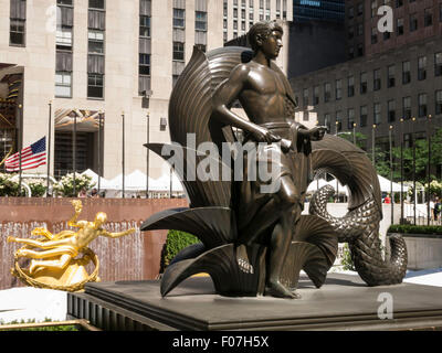 Abbildung der Menschheit (Maiden und Jugend), Rockefeller Center, New York City Stockfoto