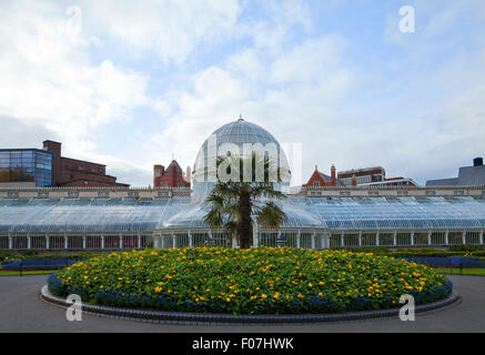 Palmenhaus von Charles Lanyon entworfen und gebaut von Richard Turner im Jahre 1840, botanischen Gärten, Belfast City, Nordirland Stockfoto