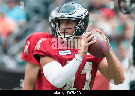 Philadelphia, Pennsylvania, USA. 9. August 2015. Philadelphia Eagles-quarterback Tim Tebow (11) in Aktion während des Trainingslagers am Lincoln Financial Field in Philadelphia, Pennsylvania. Christopher Szagola/CSM/Alamy Live-Nachrichten Stockfoto