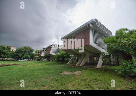 Institut für Fremdsprachen, Teil der neue Khmer-Architektur-Bewegung der 1960er Jahre, Phnom Penh, Kambodscha Stockfoto