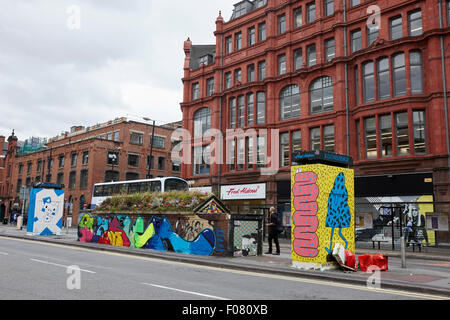 Graffiti und street-Art in Stevenson Platz nördlichen Viertel Manchester uk Stockfoto