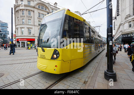 Metrolink Straßenbahn im Stadtzentrum von Manchester Manchester England UK Stockfoto