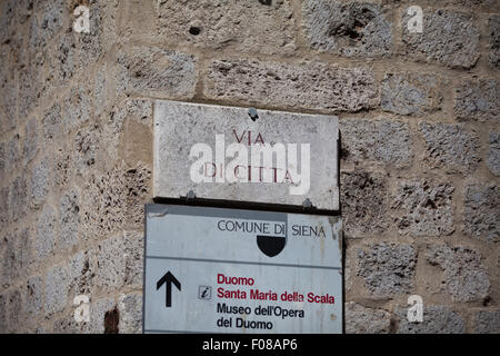 Die Streetsign der Via di Città in Siena, Toskana Stockfoto