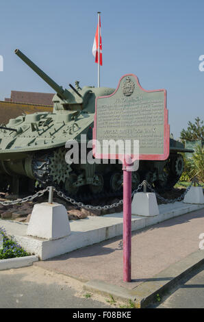 Sherman Tank Denkmal verwendet durch kanadische Kräfte in Courseulles am Juno Beach am D-Day Juni 1944 Normandie, Frankreich Stockfoto