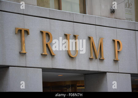 Trump Fassade an der Wall Street in Lower Manhattan. Stockfoto