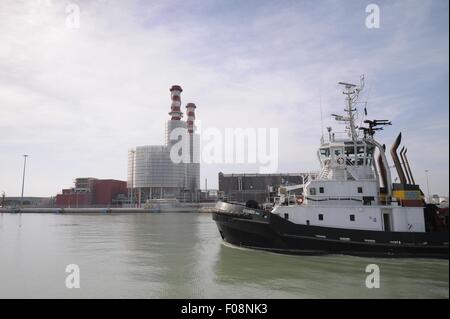 ENEL Kraftwerk - Teodora-, angeheizt durch Methangas in Ravenna - Porto Corsini (Italien) Stockfoto