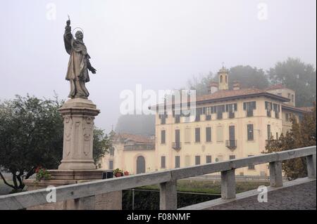 Cassinetta di Lugagnano typischen kleinen Dorf in der Nähe von Mailand (Lombardei, Italien), Villa Visconti-Castiglioni-Maineri Stockfoto