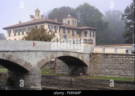 Cassinetta di Lugagnano typischen kleinen Dorf in der Nähe von Mailand (Lombardei, Italien), Villa Visconti-Castiglioni-Maineri Stockfoto