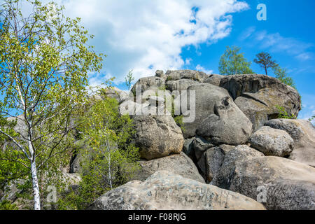 Large hohen Steinen Skeli Dovbusha, Frankowsk Region, Ukraine Stockfoto