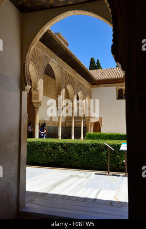 Eingang zum Patio de Los Mapuches, Palacio de Comares im Alhambra-Palast Komplex, Granada, Andalusien, Spanien Stockfoto