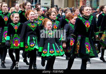 NEW YORK, NY, USA - 16 MAR: Menschen am St. Patricks Day Parade am 16. März 2013 in New York City, USA. Stockfoto