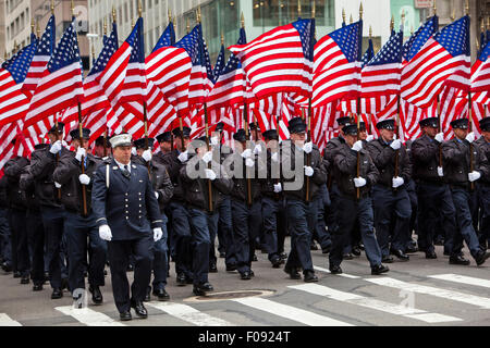 NEW YORK, NY, USA - 17 MAR: St. Patricks Day Parade am 17. März 2013 in New York City, USA. Stockfoto