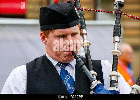 Glasgow, Schottland. 10. August 2015. Eines der weltweit größten und renommiertesten Piping Festivals begann heute in Glasgow. Das Festival zieht Pipe Bands aus der ganzen Welt und endet mit den World Pipe Band Championships am Samstag 15. August. Bildnachweis: Findlay/Alamy Live-Nachrichten Stockfoto