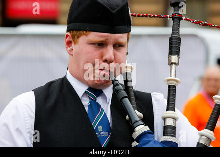 Glasgow, Schottland. 10. August 2015. Eines der weltweit größten und renommiertesten Piping Festivals begann heute in Glasgow. Das Festival zieht Pipe Bands aus der ganzen Welt und endet mit den World Pipe Band Championships am Samstag 15. August. Bildnachweis: Findlay/Alamy Live-Nachrichten Stockfoto