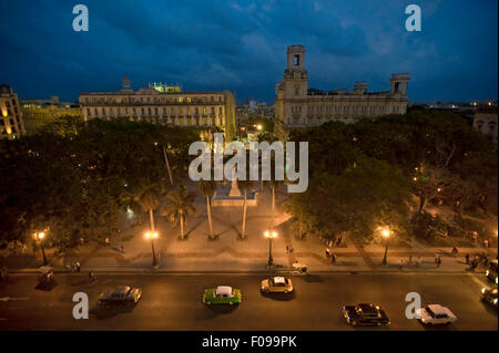 Horizontale Straße Luftaufnahme des Parque Centrale in Havanna, Kuba. Stockfoto