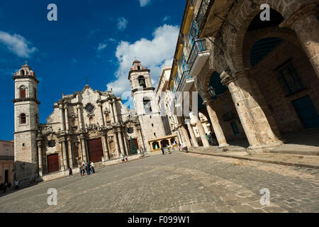 Horizontale Ansicht der Domplatz in Havanna, Kuba. Stockfoto