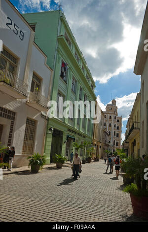 Vertikale Straßenansicht in Havanna, Kuba. Stockfoto