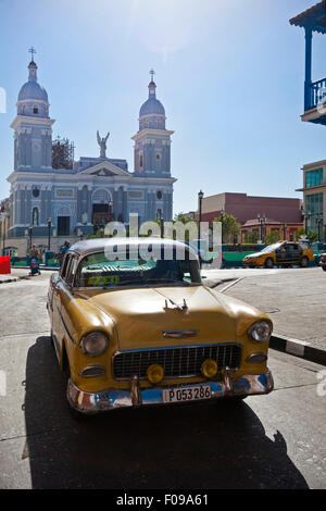 Vertikale Ansicht der Kathedrale in Santiago De Cuba, Kuba. Stockfoto