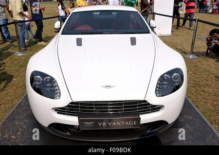 Vorderansicht des Aston Martin V8 Vantage auf Sportwagen Bombay (Mumbai) Stockfoto