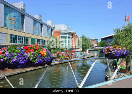 Riverside Ebene zeigt Kaufhaus Debenhams, The Oracle Reading, Berkshire, England, Vereinigtes Königreich Stockfoto