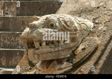 Schlange am Templo de Quetzalcoatl, Teotihuacan, Mexiko Stockfoto