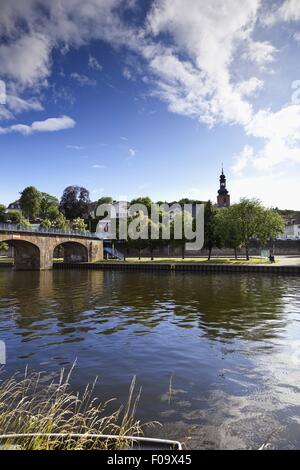 Anzeigen der alten Brücke und der Berliner Promenade in Saarbrücken, Saarland, Germany Stockfoto