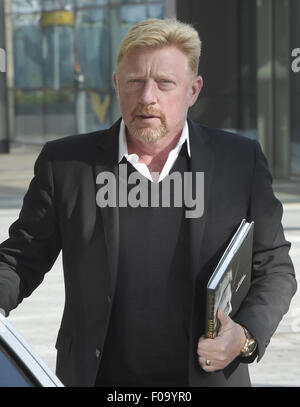 Boris Becker kommt in den BBC Breakfast Studios mit einer Kopie seines neuen Buches "Boris Becker Wimbledon" in Manchester.  Mitwirkende: Boris Becker wo: Manchester, Vereinigtes Königreich bei: 10. Juni 2015 Stockfoto