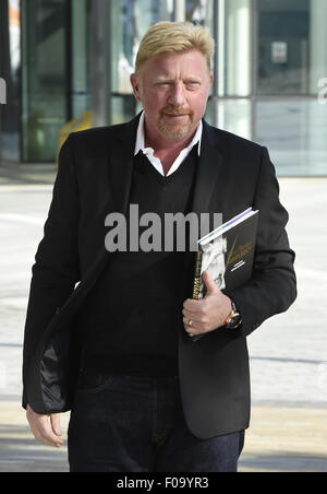 Boris Becker kommt in den BBC Breakfast Studios mit einer Kopie seines neuen Buches "Boris Becker Wimbledon" in Manchester.  Mitwirkende: Boris Becker wo: Manchester, Vereinigtes Königreich bei: 10. Juni 2015 Stockfoto