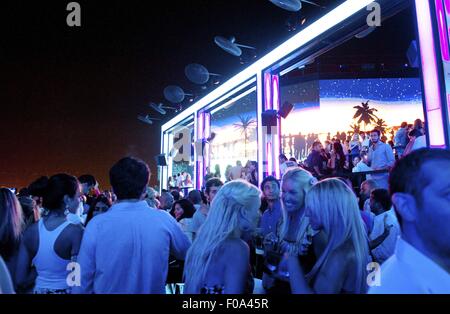 Menschen am Dach Skybar im Palm Beach Hotel, Beirut, Libanon Stockfoto