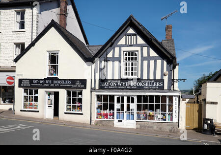 Fassade ein Antiquariat in der Hauptstraße der Stadt in die Buchstadt von Hay-on-Wye Kind Powys Wales Stockfoto