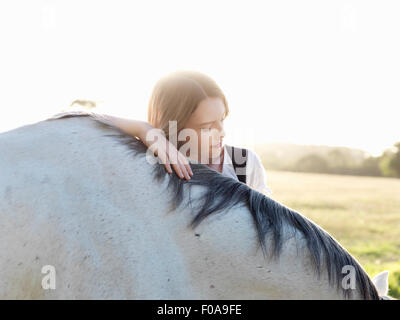 Porträt von Teenager-Mädchen mit Grauschimmel Stockfoto