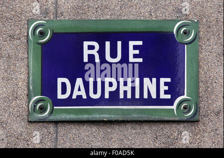 Straßenschild Rue Dauphine in Paris Frankreich Stockfoto