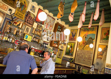 Bar Casa Placido in 11 Ximenez de Enciso Straße, Viertel Santa Cruz, Sevilla, Andalusien, Spanien Stockfoto