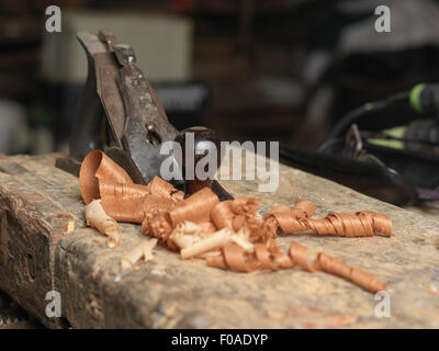 Holz-Rasierer und Späne Stockfoto