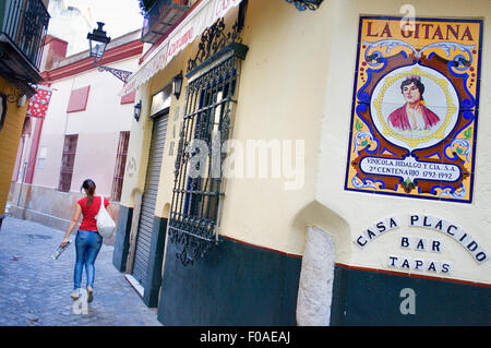 Bar Casa Placido in 11 Ximenez de Enciso Straße, Viertel Santa Cruz, Sevilla, Andalusien, Spanien Stockfoto