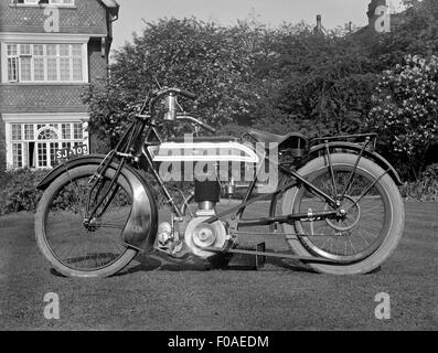 AJAXNETPHOTO - 1908-1914 (CA.) - EDWARDIAN MOTORRAD - CHATER KORRESPONDENZMANAGEMENT FOTO: AJAX VINTAGE BILD BIBLIOTHEK REF: JB 80201 45 Stockfoto