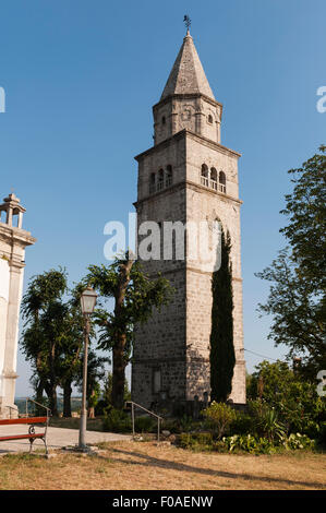 Gracisce (Gälen), Istrien, Kroatien. Die Pfarrkirche des St. Vitus hat einen freistehender Glockenturm (Campanile) Stockfoto