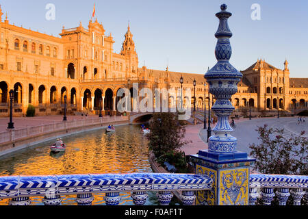 Boote in Plaza de España, Maria Luisa Park, Sevilla, Andalusien, Spanien Stockfoto