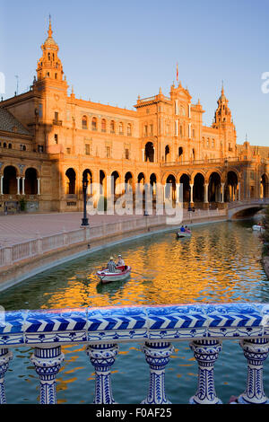 Boote in Plaza de España, Maria Luisa Park, Sevilla, Andalusien, Spanien Stockfoto